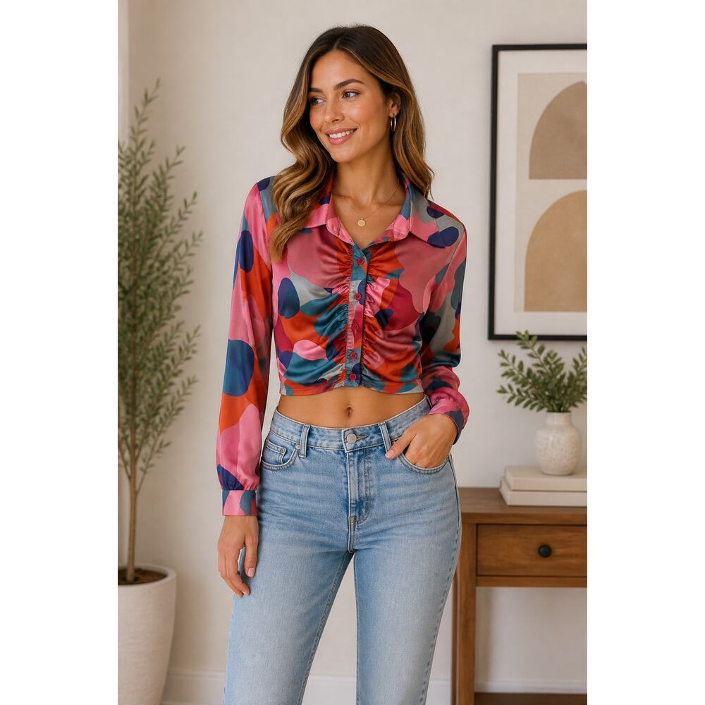 KOANDAILY Abstract Print Ruched Crop Top Size Medium Trendy Thumbholes